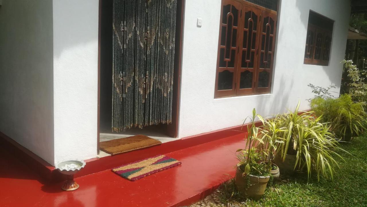 Bamboo Home Stay Hiriketiya Діквелла Екстер'єр фото