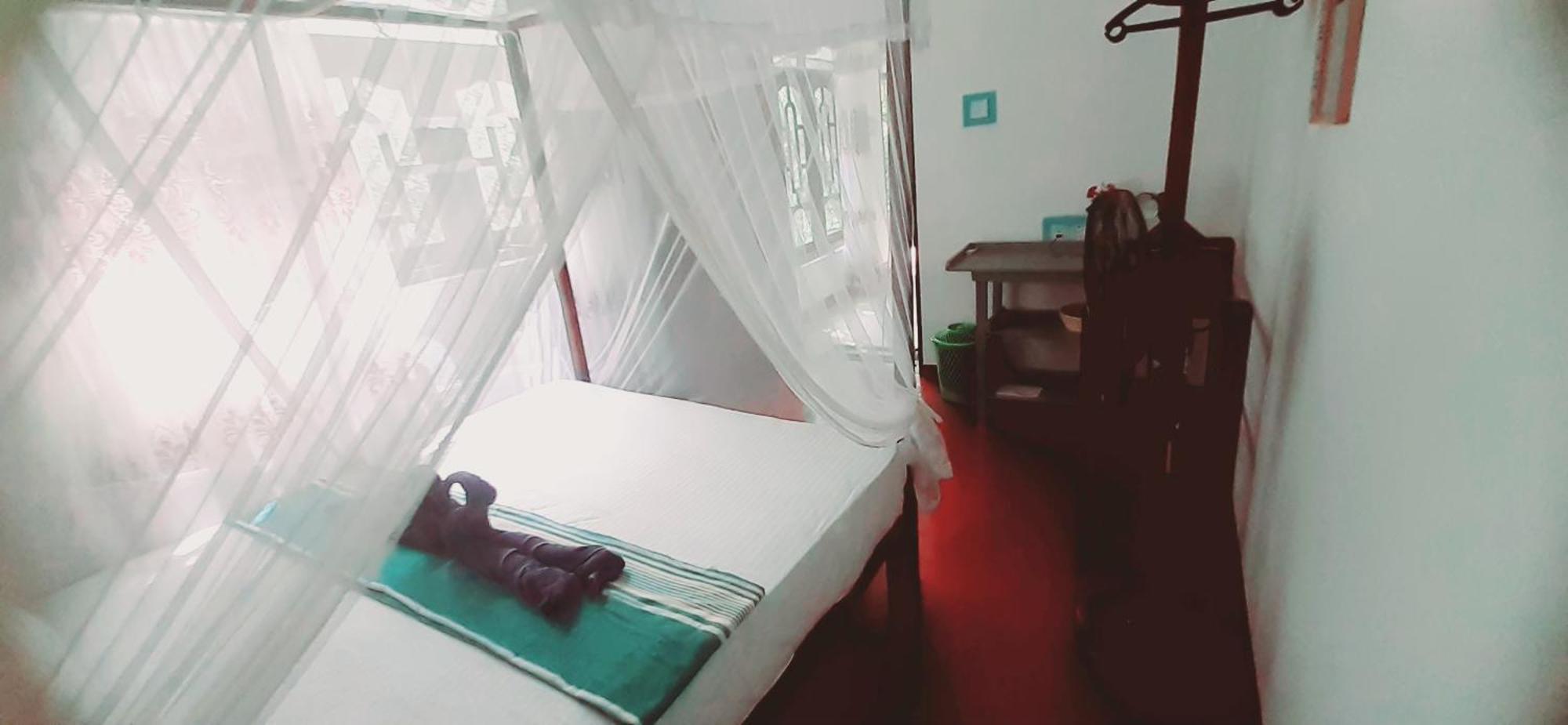 Bamboo Home Stay Hiriketiya Діквелла Номер фото